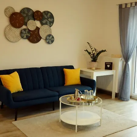 Unique Zentrale Moderne 2 Zimmer Wohnung Nahe Dem Park Apartment