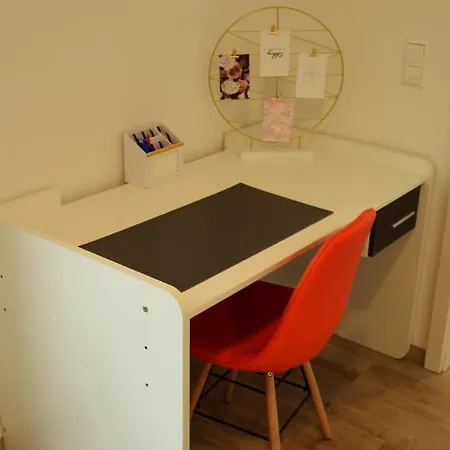 Unique Zentrale Moderne 2 Zimmer Wohnung Nahe Dem Park Apartment