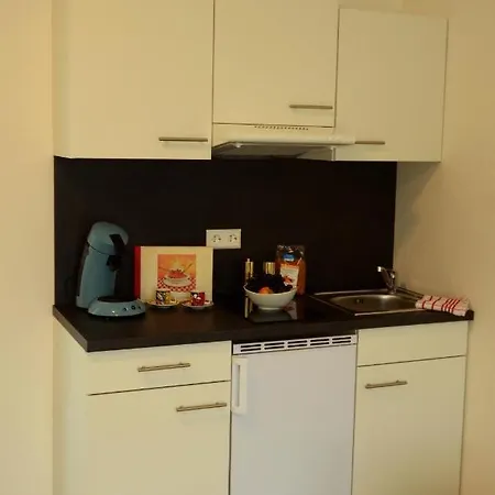 Unique Zentrale Moderne 2 Zimmer Wohnung Nahe Dem Park Apartment *
